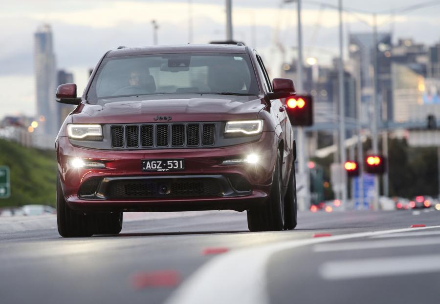  Jeep Grand Cherokee SRT Night 2016 года  (AU) (фото 20 из 26)